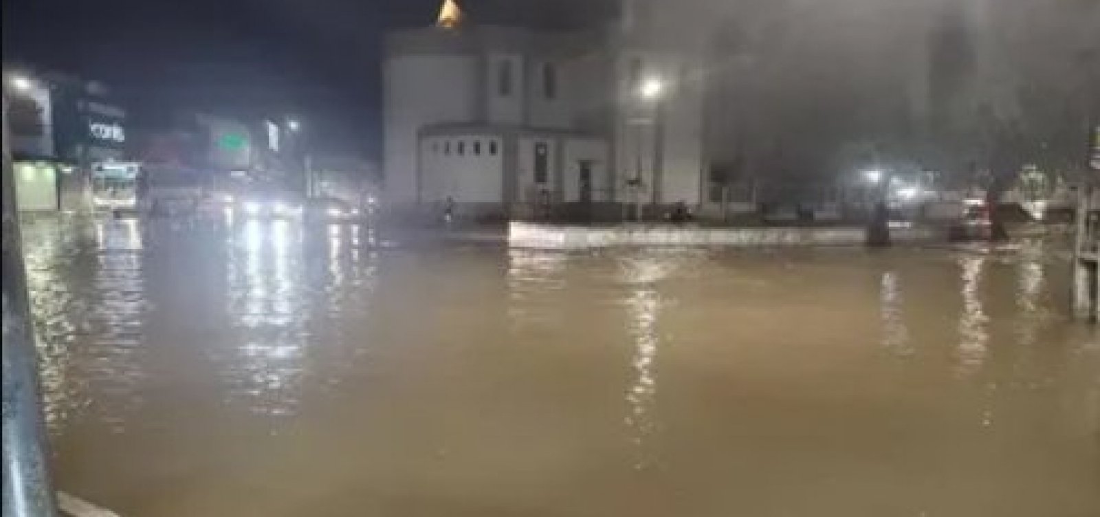 Em uma hora, chove o equivalente a 24 horas em Alagoinhas