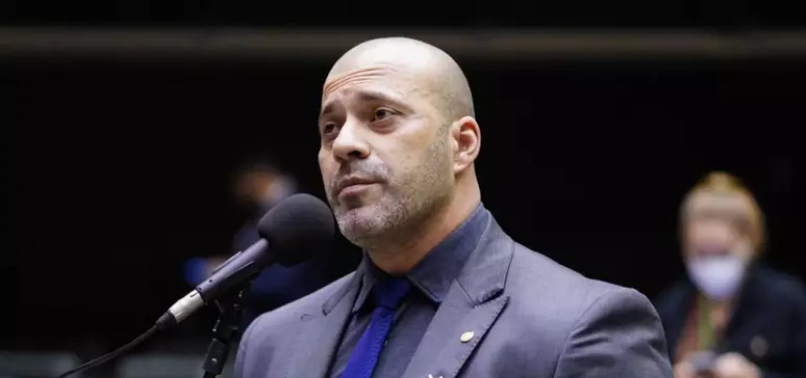 Moraes dá 48h para defesa de Daniel Silveira entregar arma à Justiça