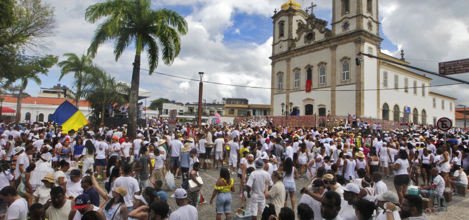 Lavagem do Bonfim cria novas tradições, põe fim a outras, mas continua sendo retrato fiel da alma soteropolitana