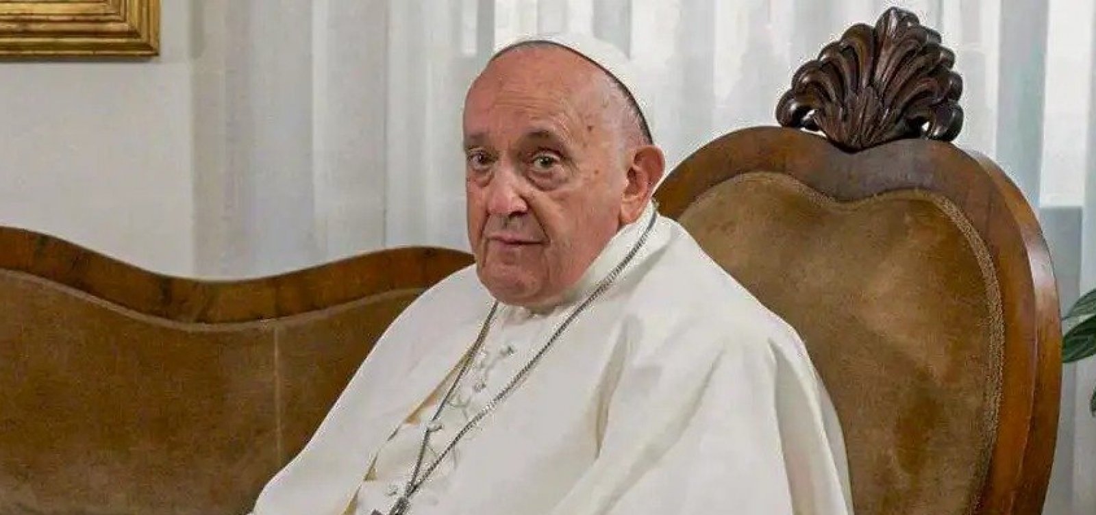 Desistir não é opção, diz Papa Francisco após sofrer queda