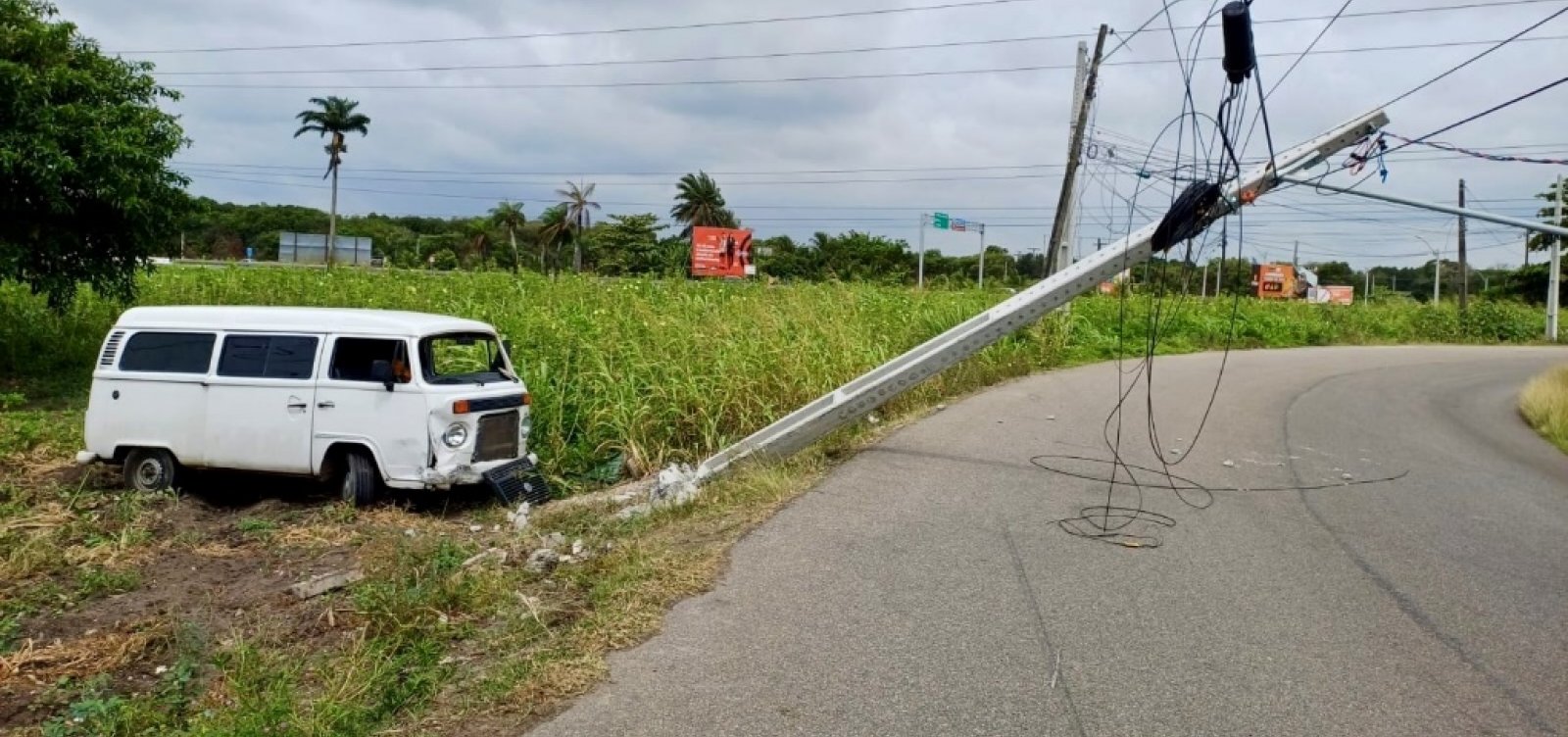 Ocorrências provocadas por colisões de veículos em postes na Bahia cresceu 20% em 2024