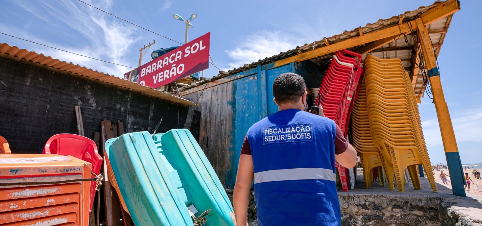 Esvaziamento da orla soteropolitana causada pela derrubada das barracas assombra barraqueiros da RMS