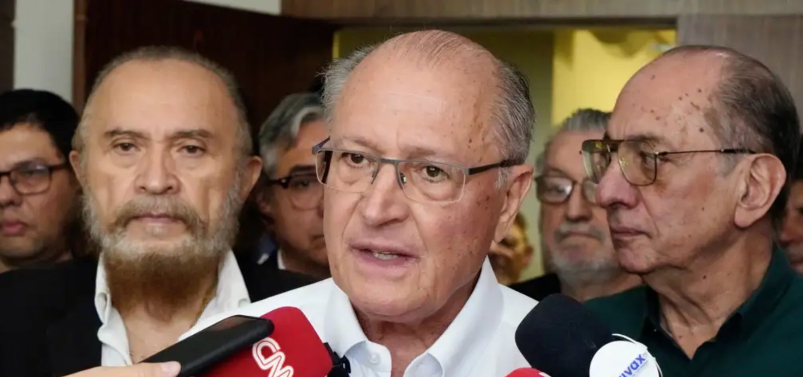 Alckmin comenta deportação de brasileiros algemados pelos EUA: “Nossa Constituição preza pela dignidade”