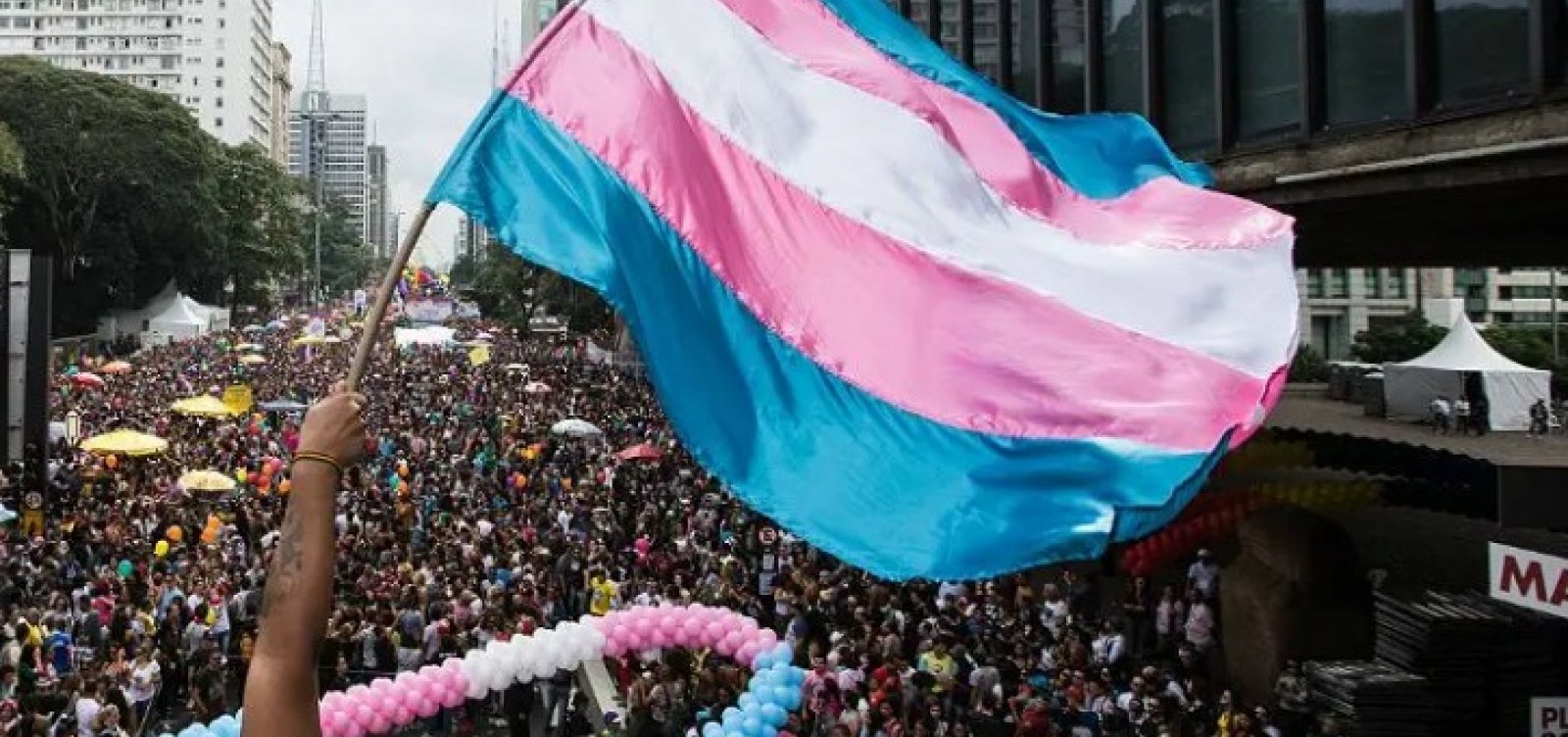 Mutirão oferece ajuste gratuito de documentos e serviços de saúde para pessoas trans e não binárias em Salvador 