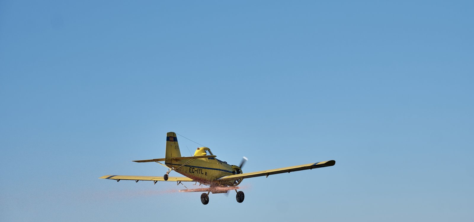 Outro avião cai em fazenda e piloto morre