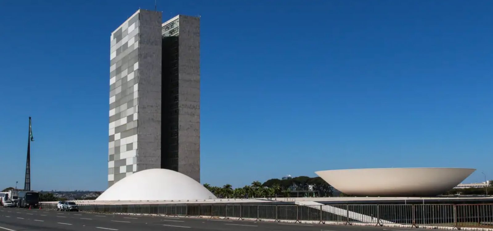 Senado e Câmara elegem novos presidentes neste sábado