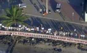 "Gastamos R$ 640 por mês para estudar", reclamam estudantes em terminal