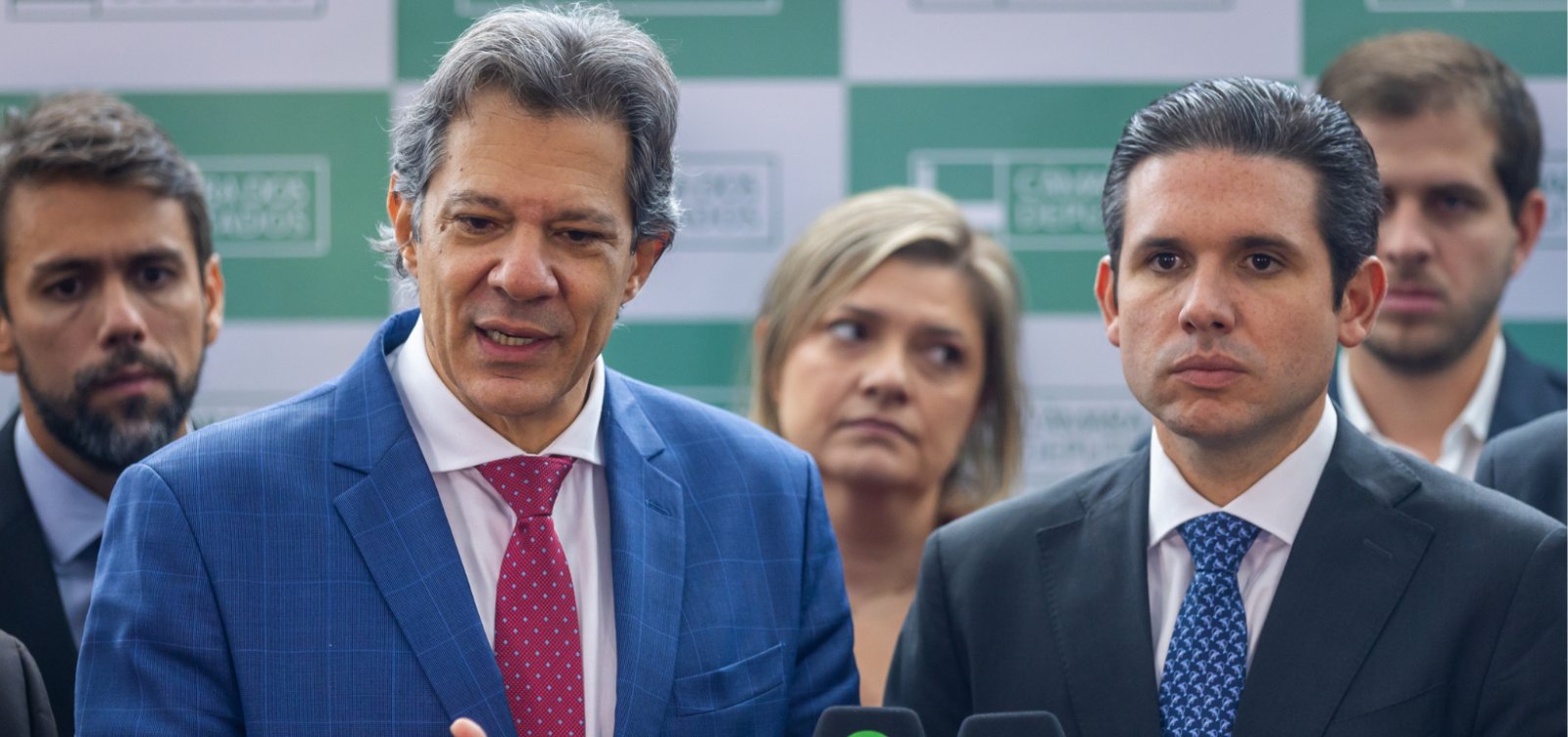 Haddad faz aceno político ao visitar Câmara e elogiar Hugo: “Liderança extraordinária”