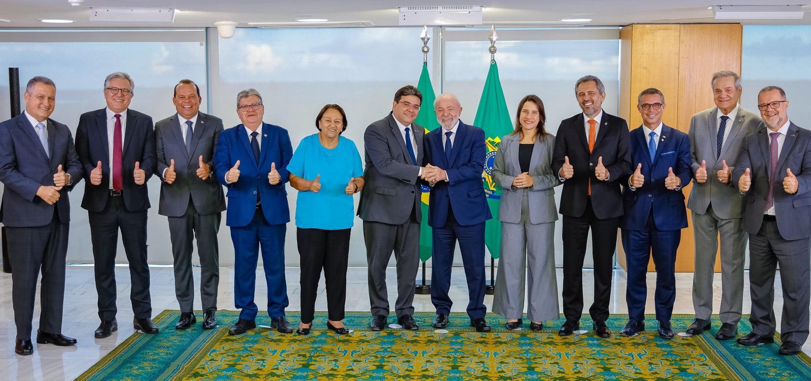 Lula recebe governadores do Nordeste e Bahia é representada por Geraldo Jr.