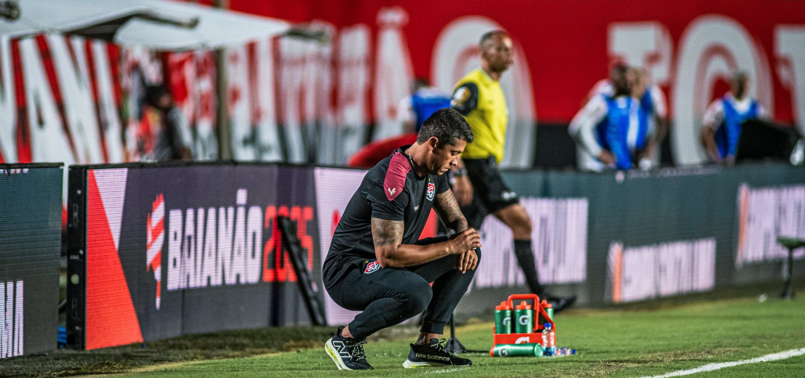 Carpini celebra resultado que deixou o Vitória perto de vaga na semifinal