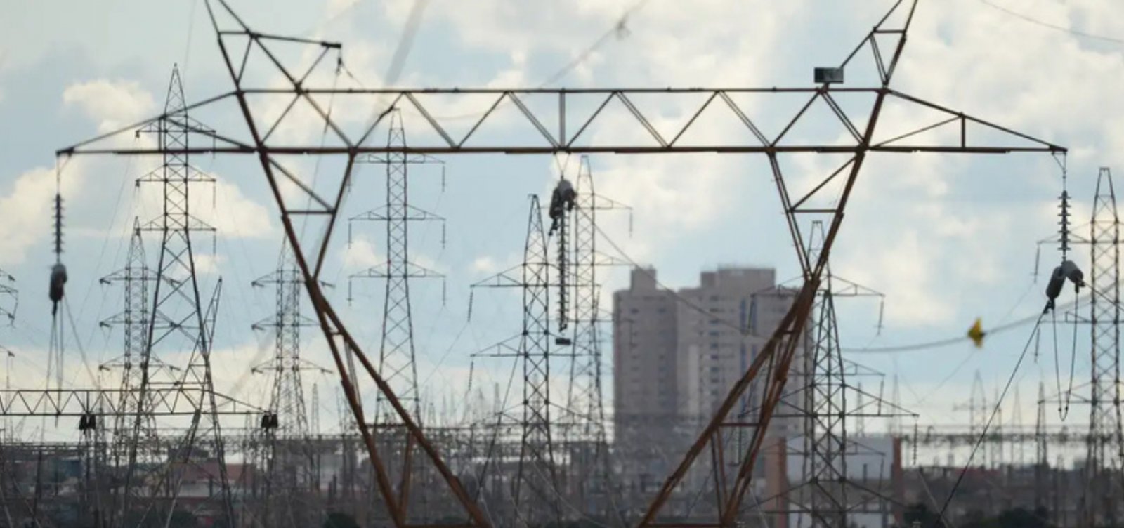 Bahia e oito estados possuem risco de apagões e sobrecarga na rede elétrica, afirma ONS