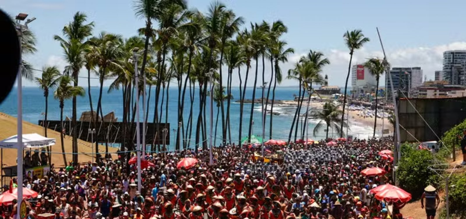 Carnaval da Bahia deve injetar R$ 4,5 bilhões no comércio e turismo em 2025, diz Fecomércio