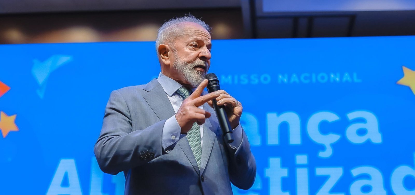 "Quando terminar meu mandato, vocês vão dizer 'Lulinha fica'", diz presidente durante evento com prefeitos