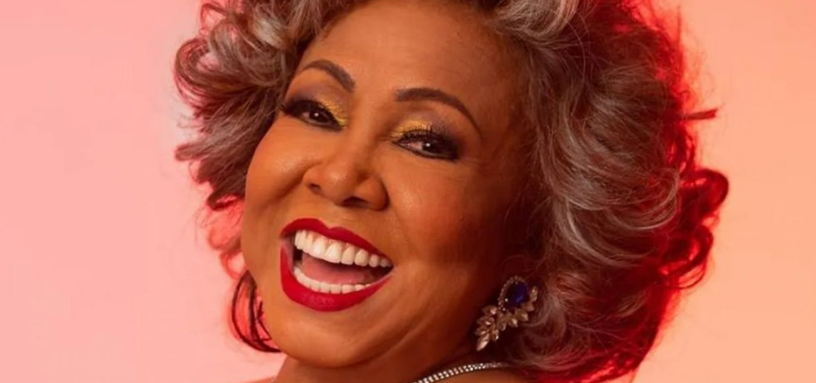 Alcione passa mal durante show em Olinda e encerra apresentação