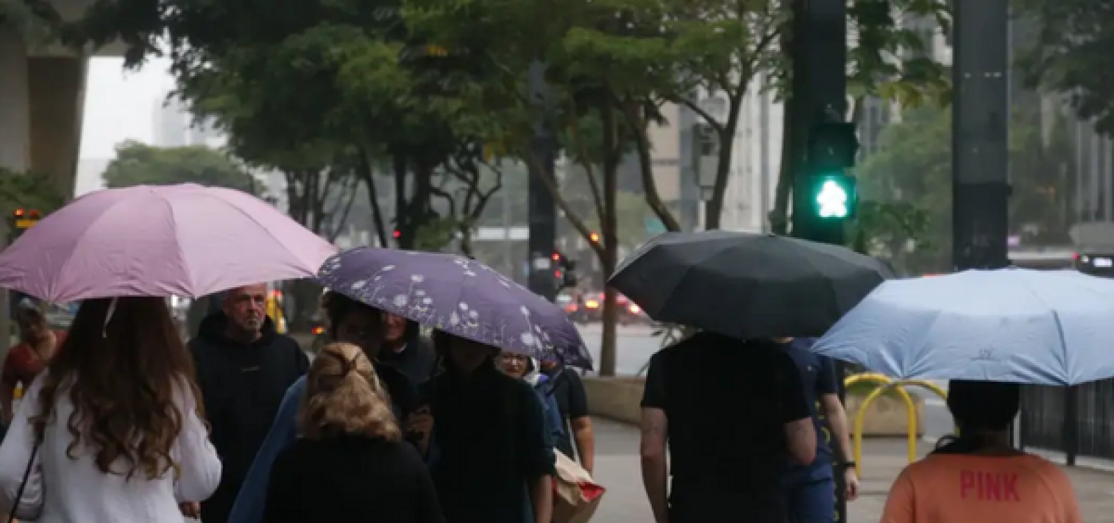 Inmet emite alerta amarelo para chuvas e ventos fortes em 13 estados, incluindo a Bahia