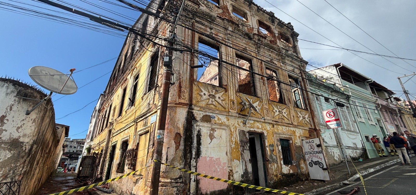 Codesal aponta perda total em casarão alvo de incêndio no Santo Antônio Além do Carmo