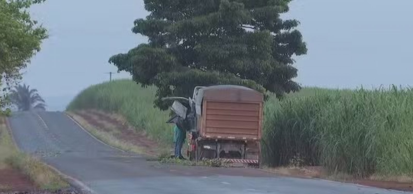PC determina prisão de motorista de carreta envolvida em acidente com ônibus de universitários 