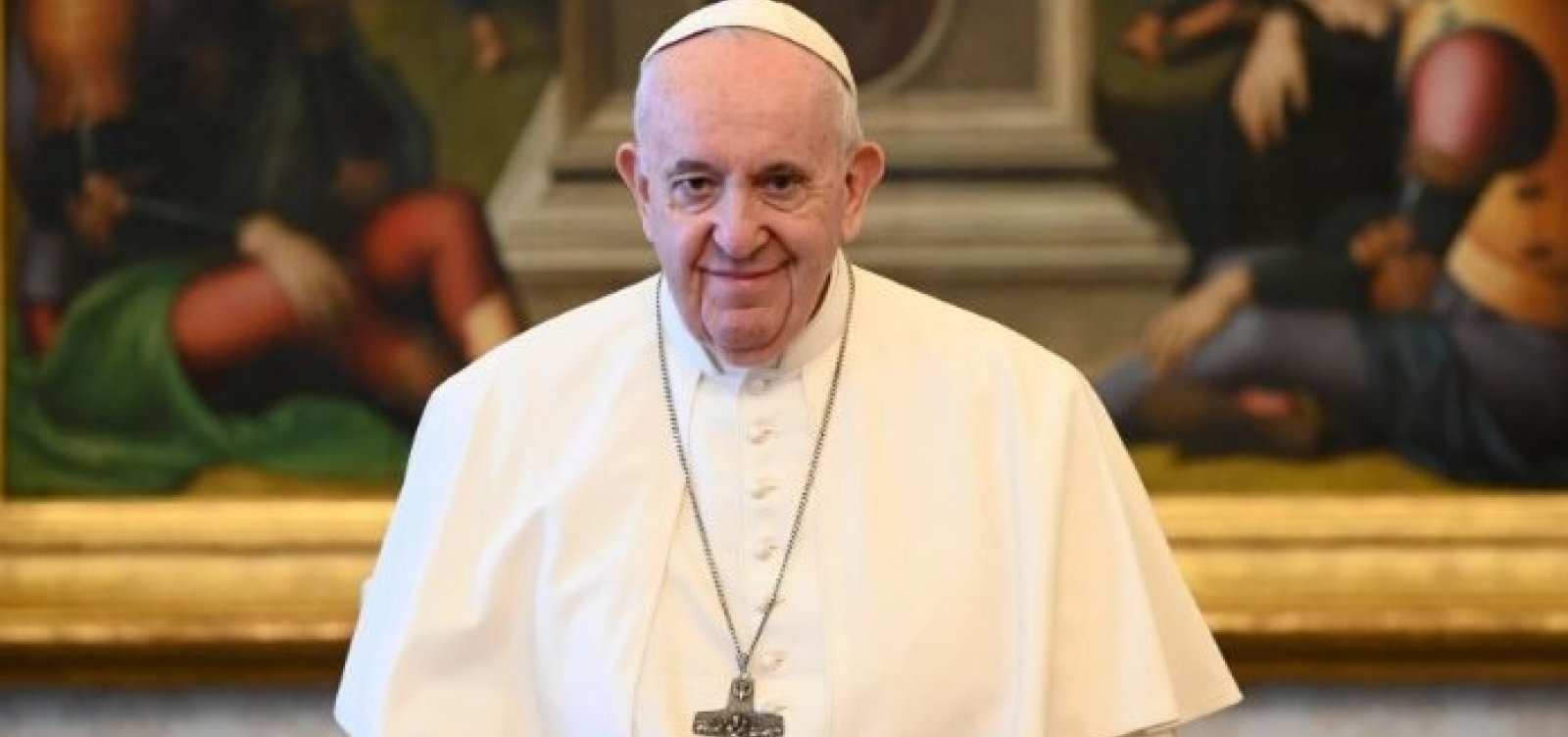 Papa Francisco está trabalhando e condição melhora lentamente, diz Vaticano