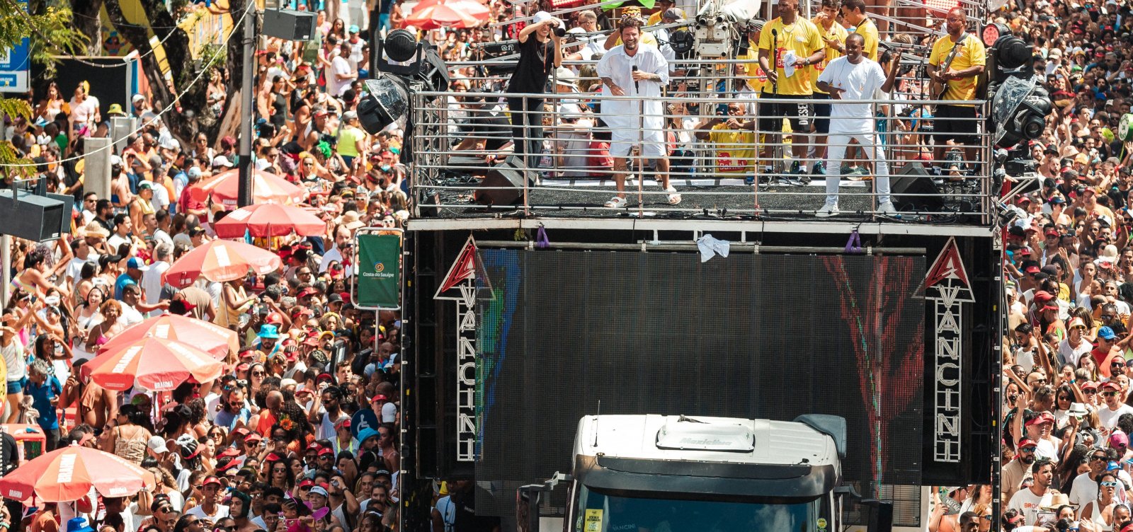 Ivete Sangalo, Claudia Leitte, Saulo e Bell: confira programação do último dia de Carnaval