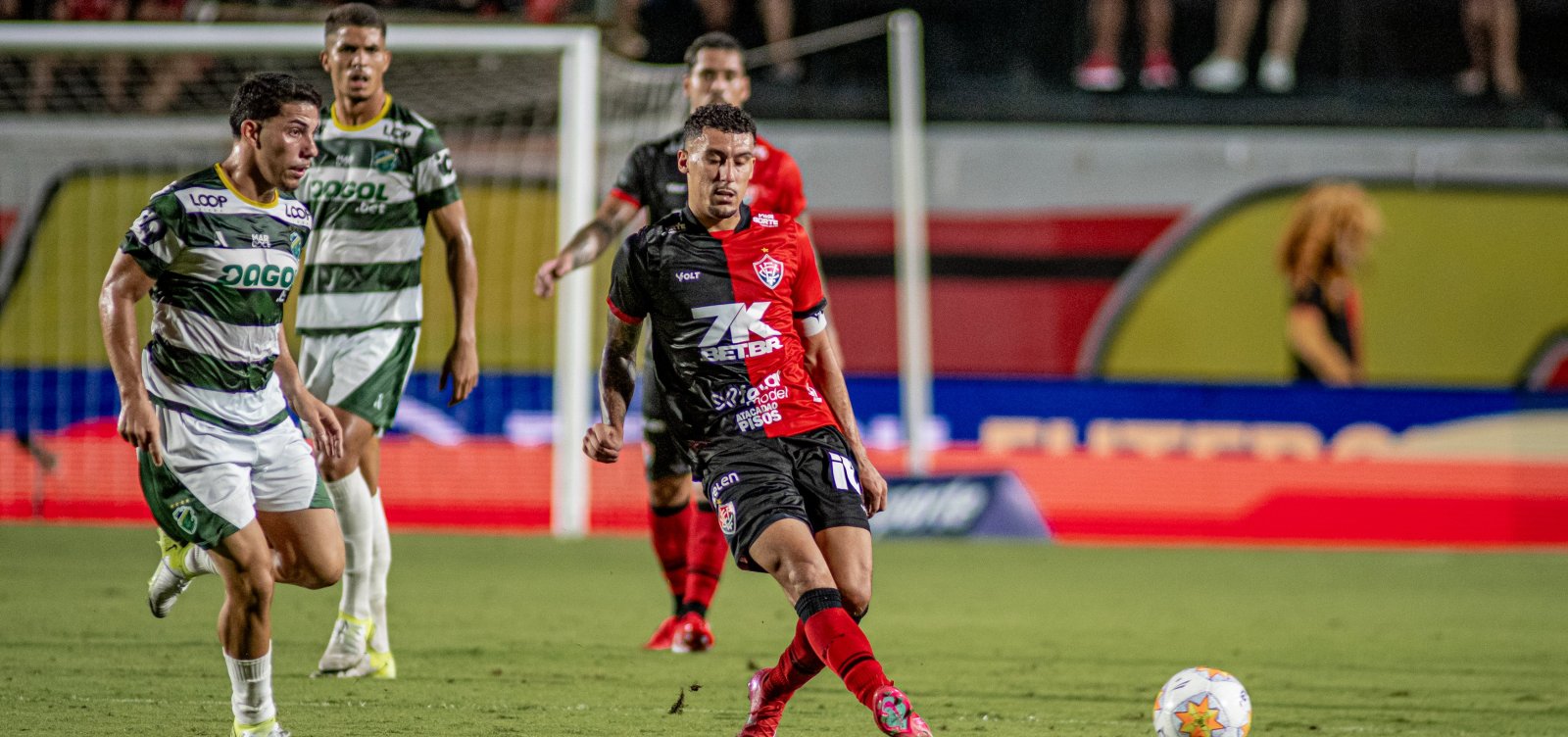 Vitória sai na frente, mas cede o empate ao Altos e deixa a liderança do Grupo A do Nordestão