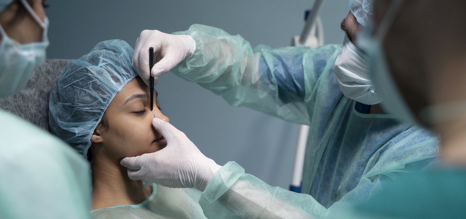 Conselho vai permitir dentistas realizarem cirurgias plásticas faciais