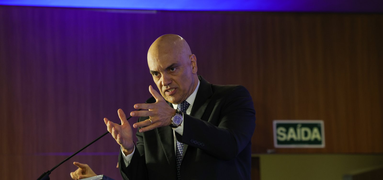 Moraes propõe interpretação de leis existentes para punir crimes digitais e de inteligência artificial