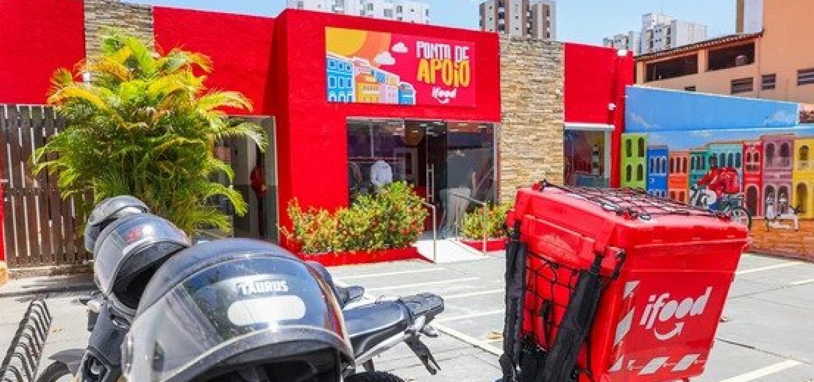 iFood inaugura primeiro ponto de apoio para entregadores em Salvador