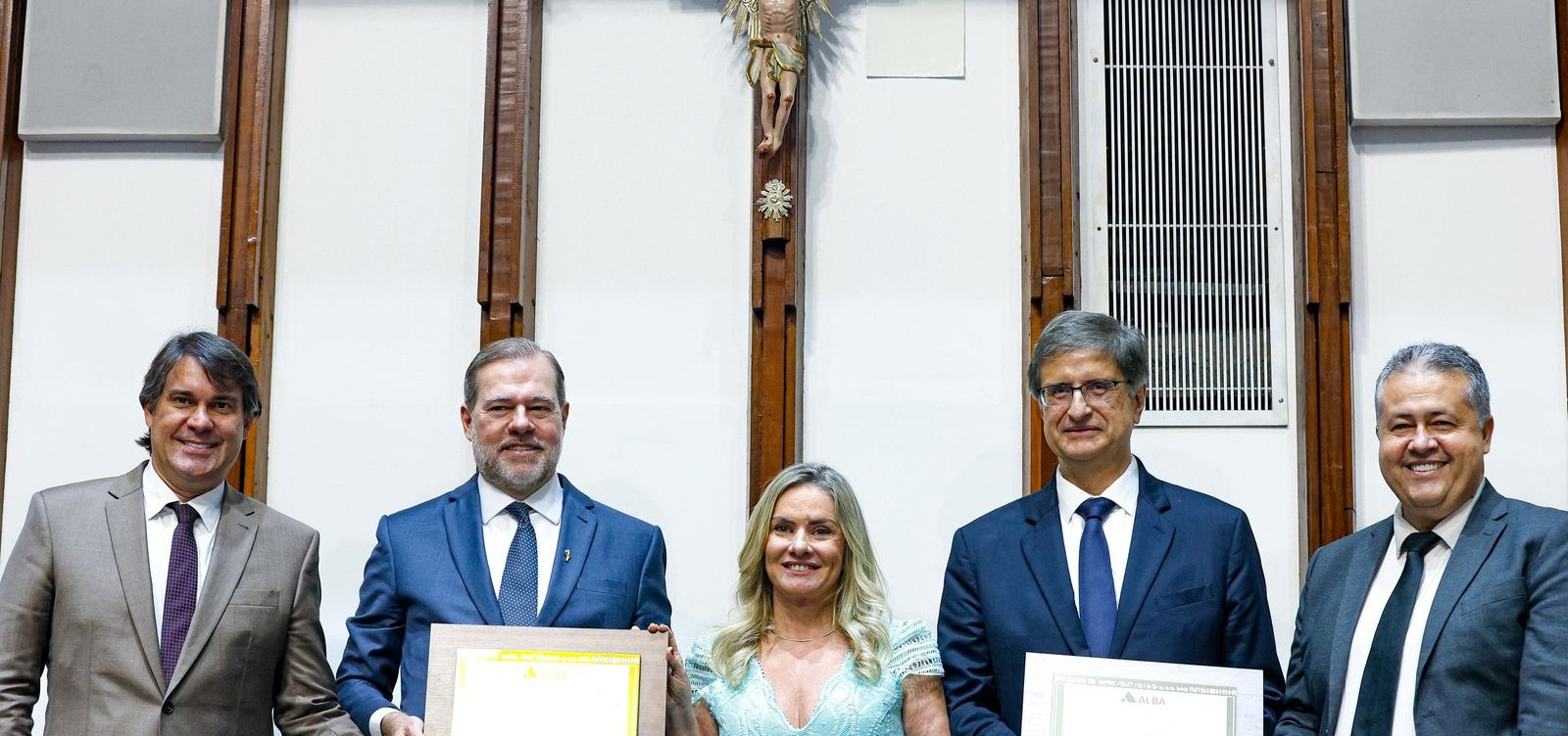 Dias Toffoli e Paulo Gonet são homenageados e recebem título de Cidadão Baiano na Alba 