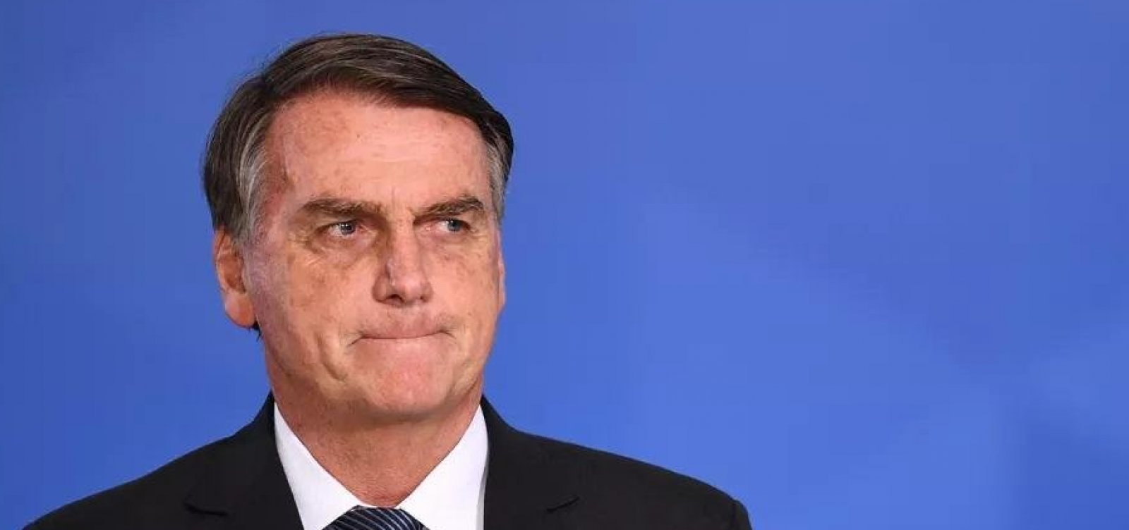 Em ato no Rio, Bolsonaro diz que não fugirá do país diante de possíveis acusações