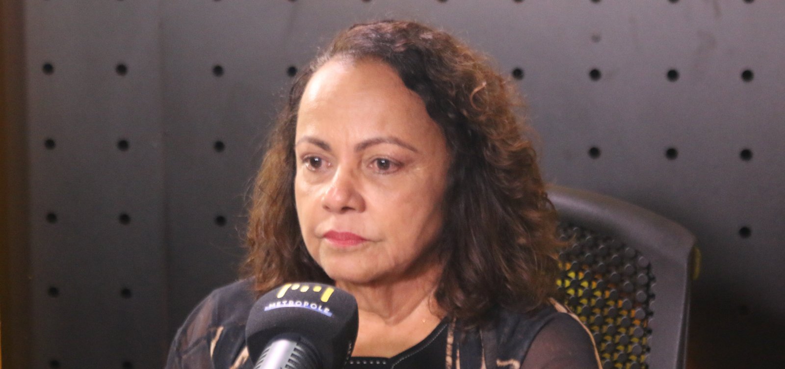 Aladilce Souza comenta venda de áreas verdes e leilão anulado: "processo está muito esquisito"