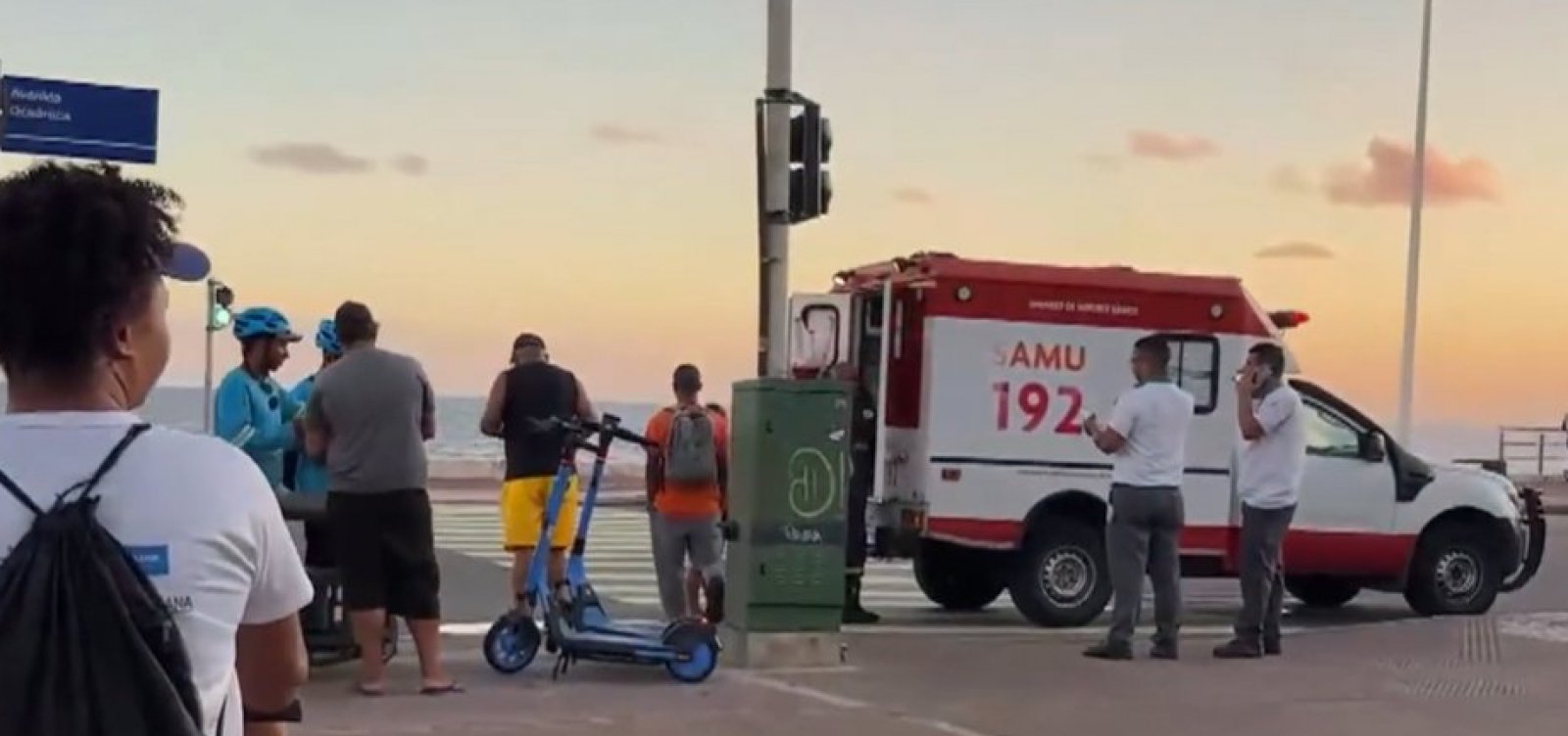 Idosa é atingida por funcionário de empresa de patinetes em Salvador