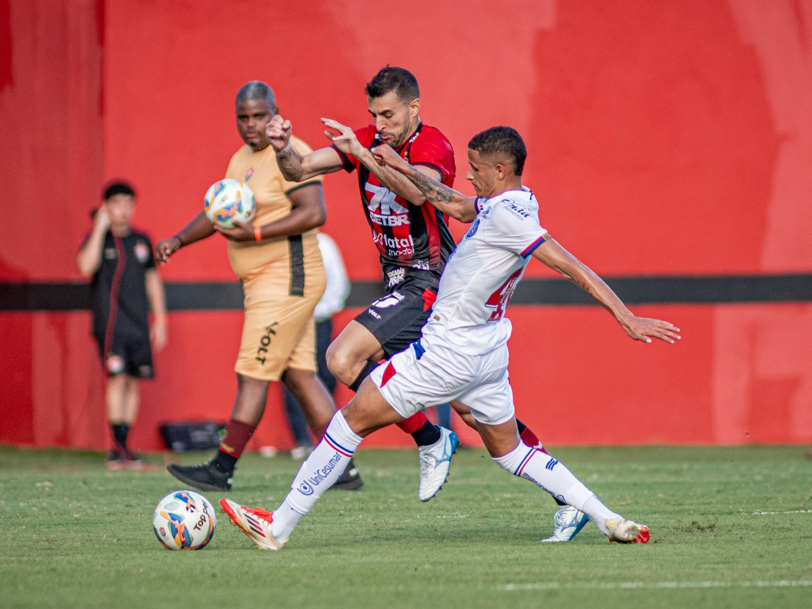 Bahia empata com Vitória no Barradão e conquista o 51º título baiano