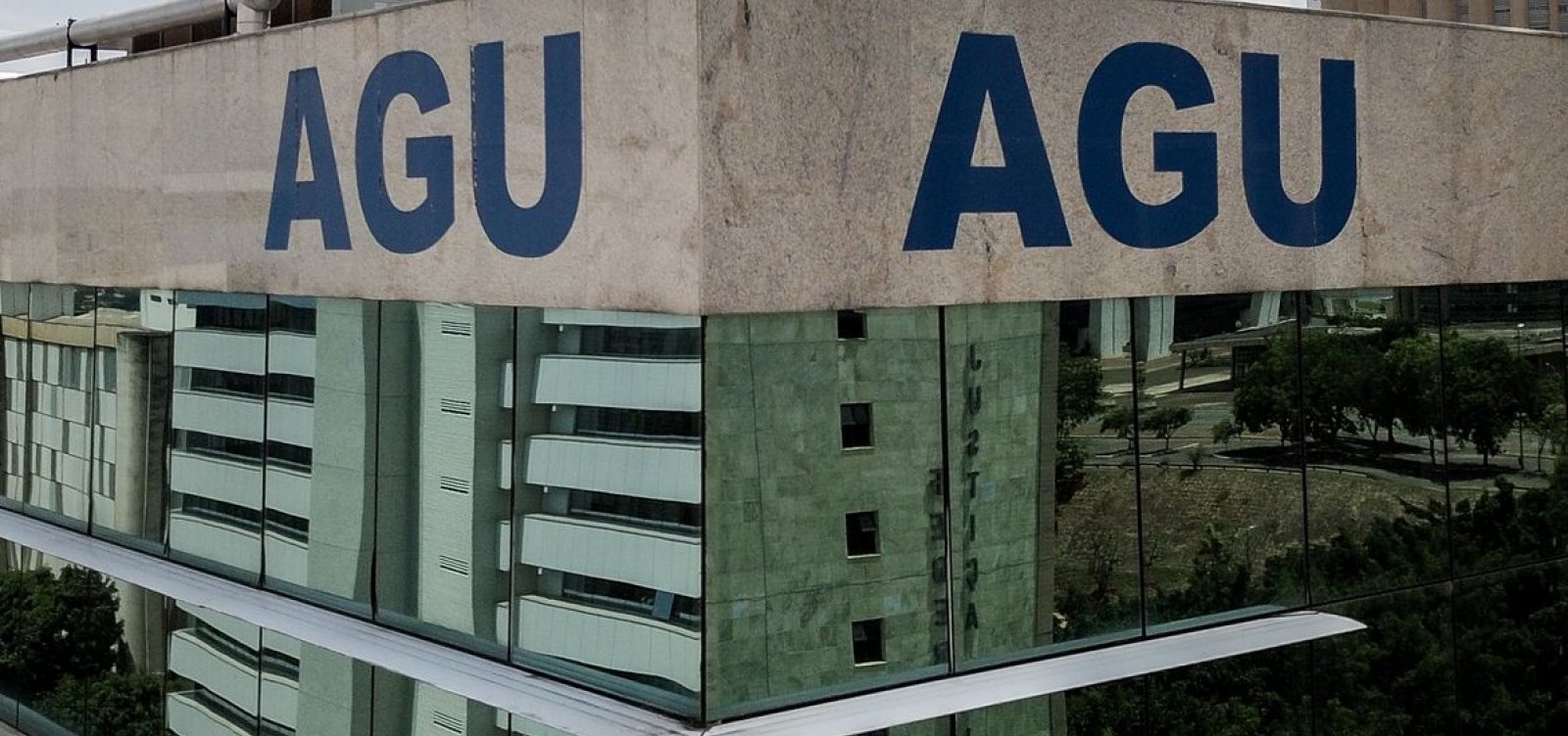 AGU processa Meta por veiculação de anúncios falsos com símbolos do governo