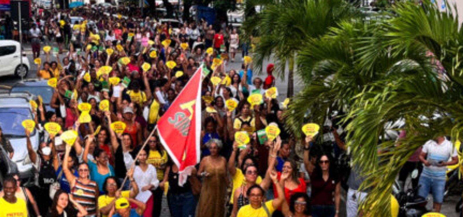 Após indicativo, professores da rede municipal de Salvador confirmam greve para o dia 6