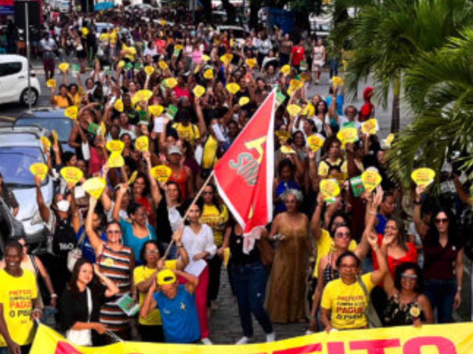 Após indicativo, professores da rede municipal de Salvador confirmam greve para o dia 6