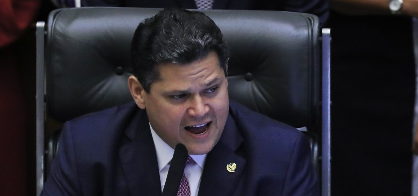 Alcolumbre marca sessão do Congresso para analisar vetos de Lula