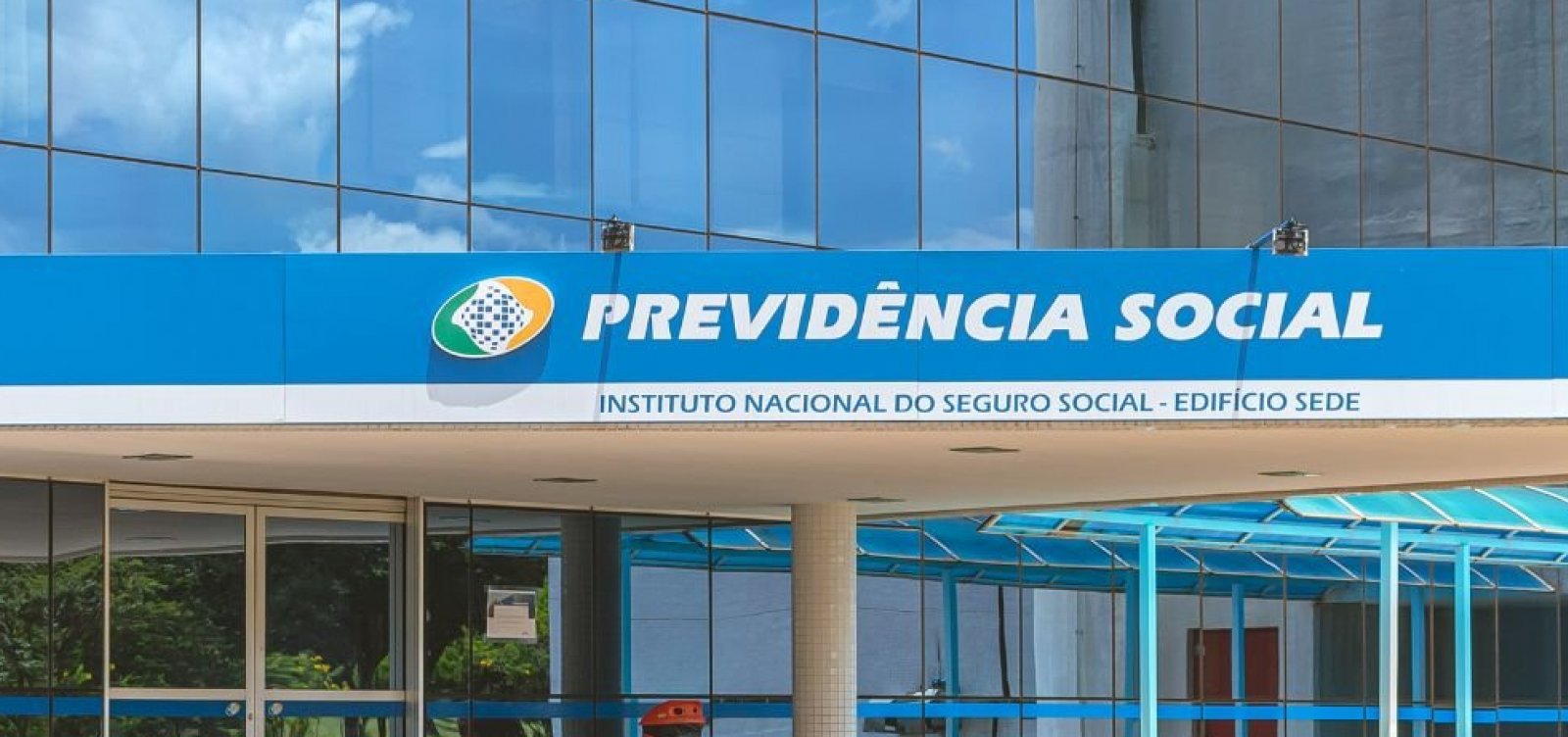 Novo presidente do INSS realiza reunião para discutir ressarcimento de aposentados