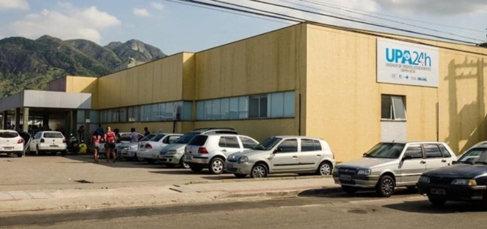 Médico é demitido após receitar ibuprofeno em doses perigosas para paciente