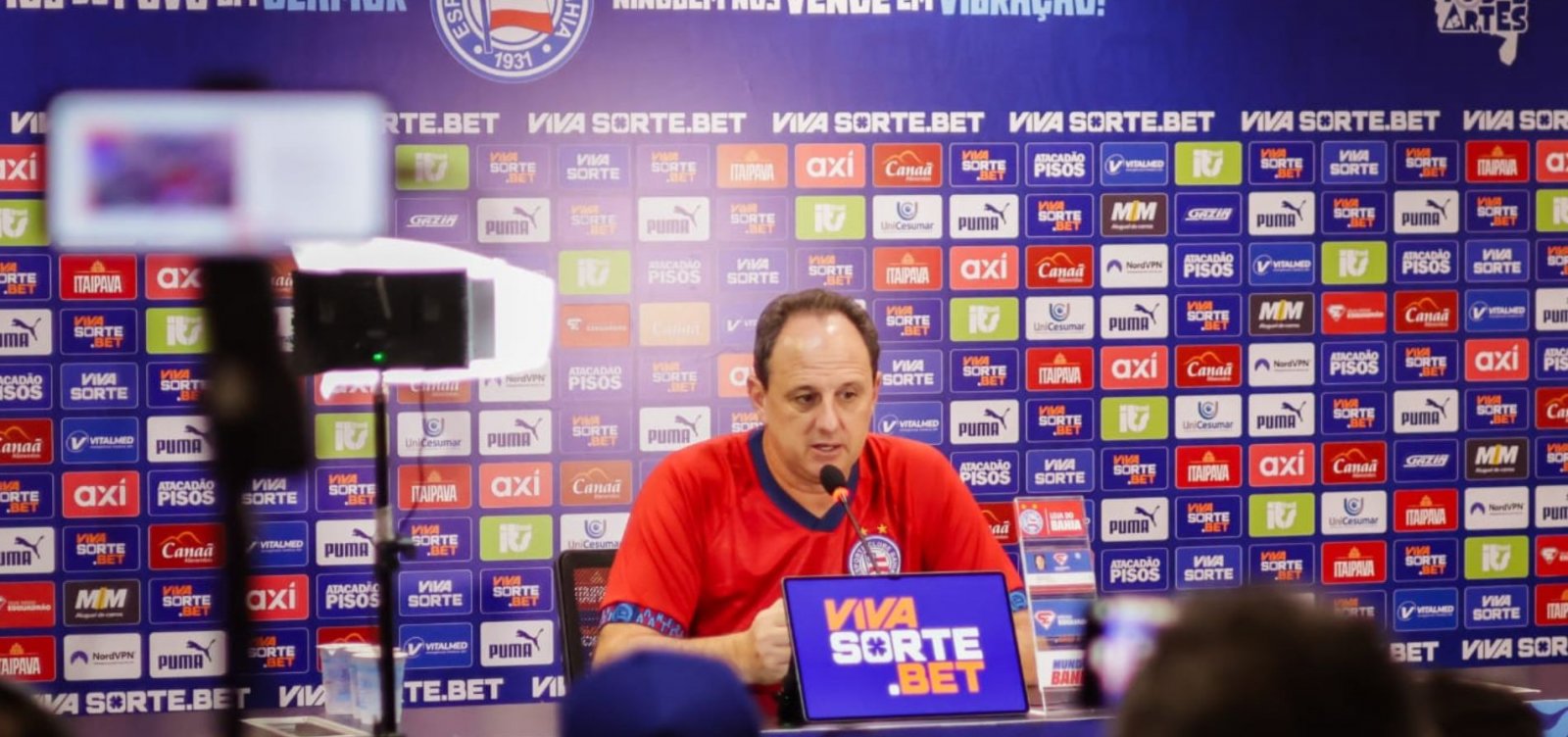 Ceni celebra quinto triunfo consecutivo do Bahia: "Temos deixado tudo no campo"