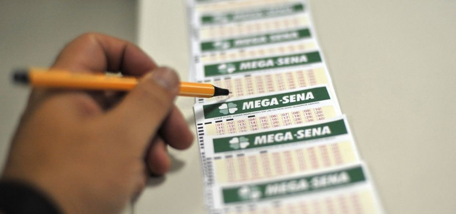 Mega-Sena acumula e prêmio chega a R$ 20 milhões