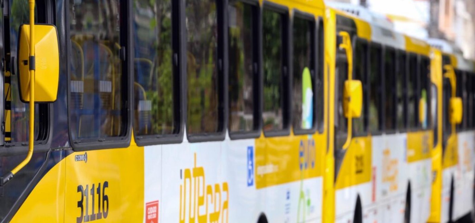 Três linhas de ônibus passam a ter novo ponto final em Salvador nesta terça 
