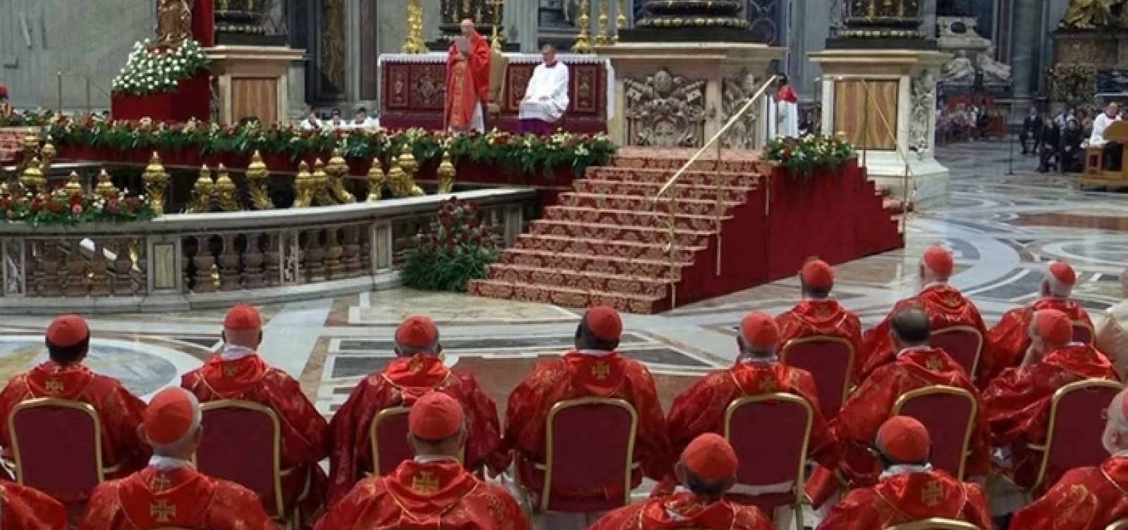 Cardeais celebram última missa antes do conclave nesta quarta