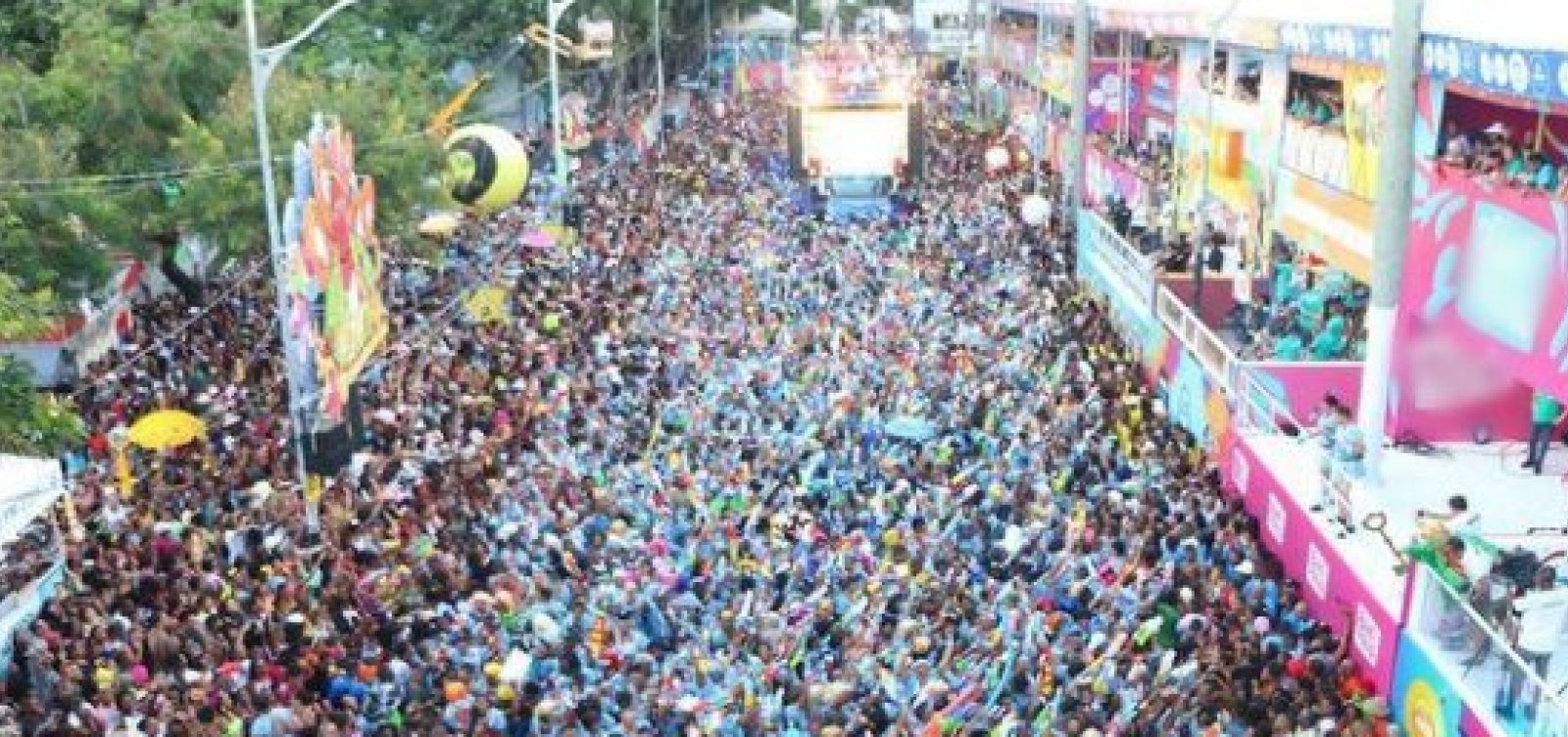 Bloco As Muquiranas firma acordo para ações de combate à violência contra a mulher no Carnaval