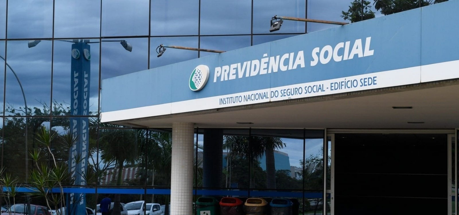 Waller anuncia prazo de 15 dias para associações ressarcirem descontos ilegais do INSS