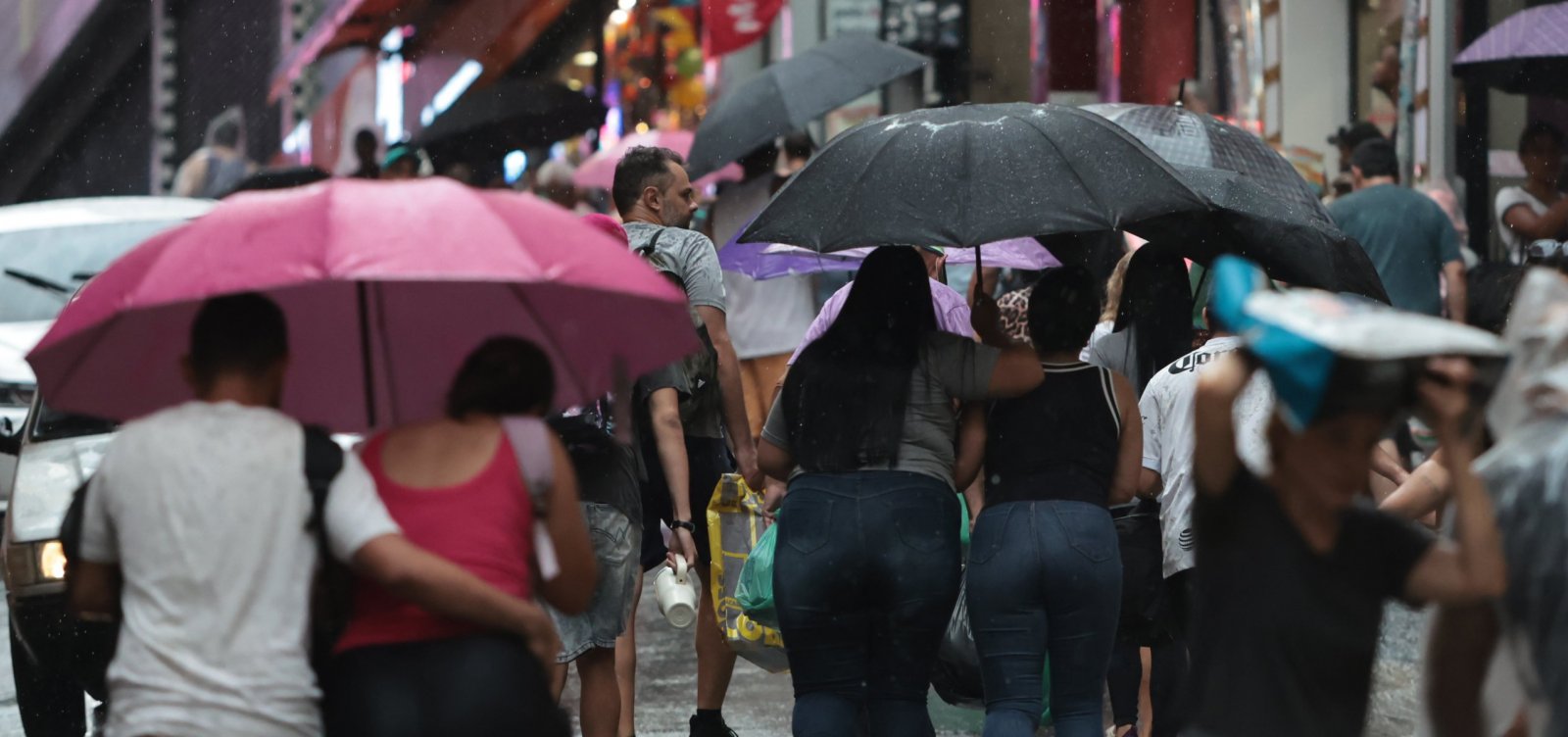 Quase 100 cidades baianas recebem alerta de chuva: saiba quais