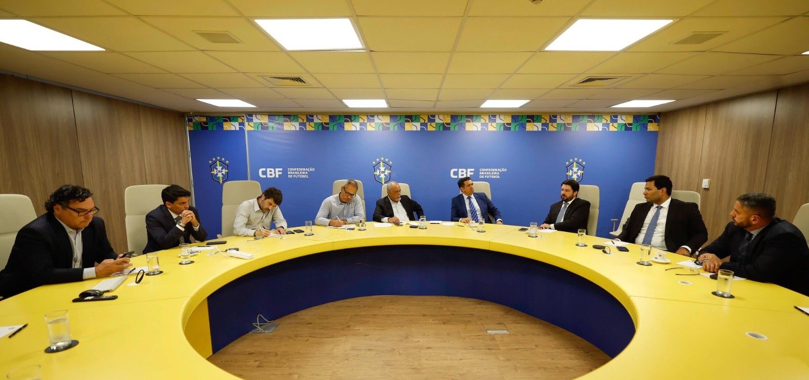 CBF e Ministério da Justiça discutem ações de combate ao racismo no esporte
