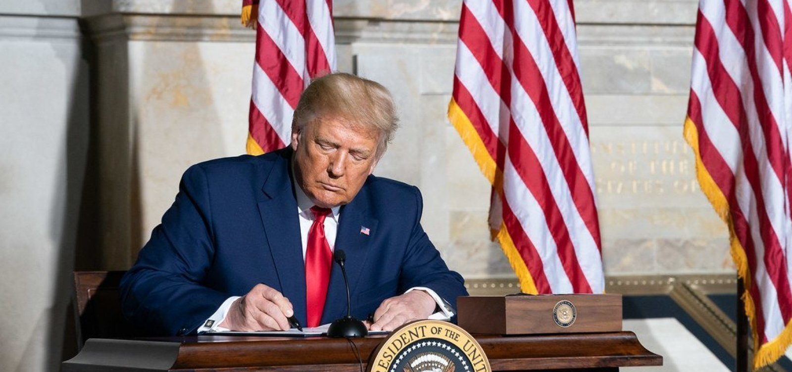 Trump diz que EUA têm muitos acordos comerciais "em andamento"