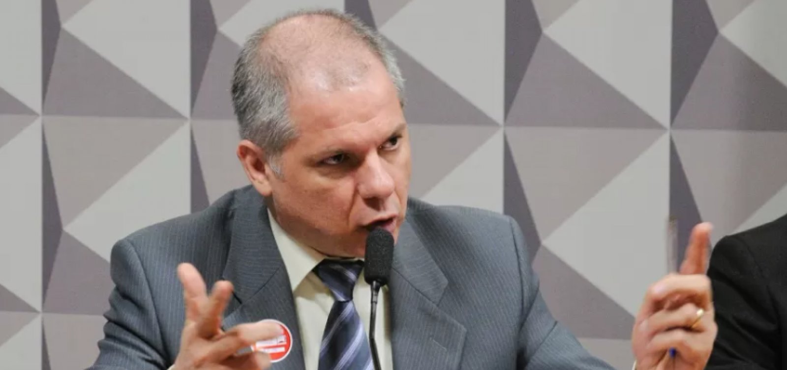 Ex-presidente do INSS negou indícios de fraude menos de um mês antes da operação contra desvios 
