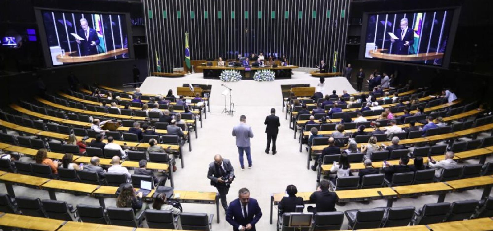 Milícia deve entrar na lista de crimes hediondos e passar a ter punições mais severas, propõe projeto