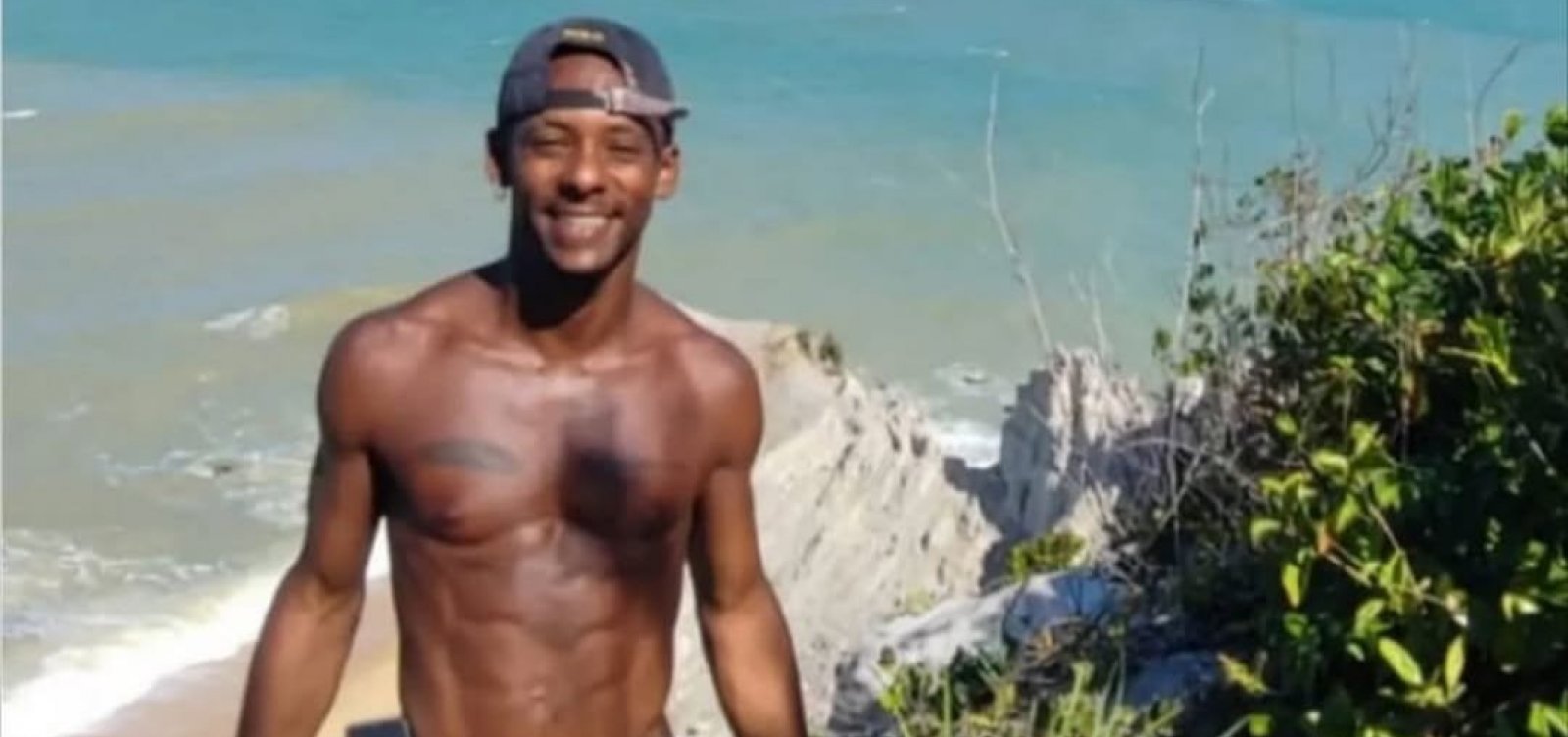 Jovem é confundido com criminoso e morre durante operação policial em Porto Seguro
